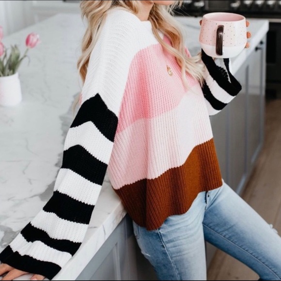 Big Striped Sleeve Turtleneck - Picture 7 of 9